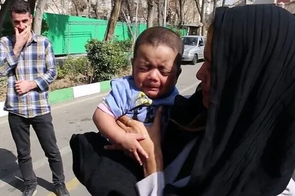 فیلم/ لحظه پیدا شدن نوزادی که در حرم امام ربوده شده بود