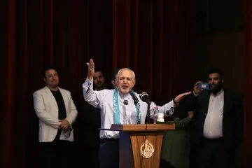ظریف: هموطن برای پیروزی قاطع بپا خیزید