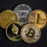 قیمت بیت کوین و ارز‌های دیجیتال امروز سه‌شنبه ۱۳ مرداد ۱۴۰۵ + جدول