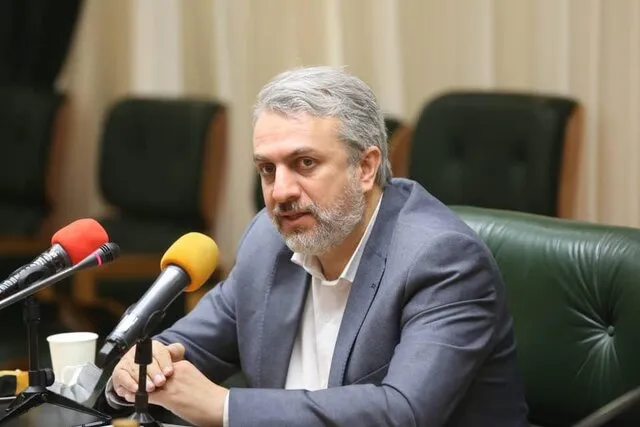 دسترسی بازرگانان و تولیدکنندگان به منابع مالی با سهولت