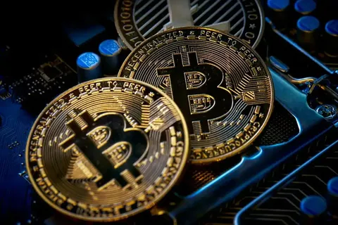 پیش‌بینی قیمت بیت‌کوین و اتریوم در روزهای آینده/ آیا بازار کف‌سازی کرد؟