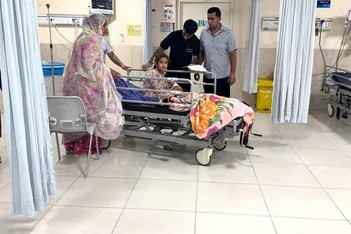 عکس/کودکان مجروح حمله موشکی امریکا به سیریک