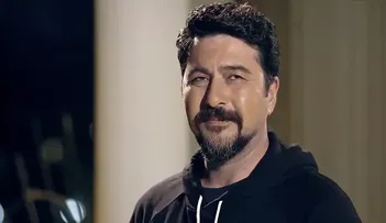 عکس / امیرحسین صدیق و تازه‌عروسش پای سفره عقد