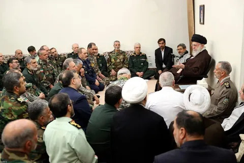 دیدار جمعی از فرماندهان نیروهای مسلح با رهبر انقلاب