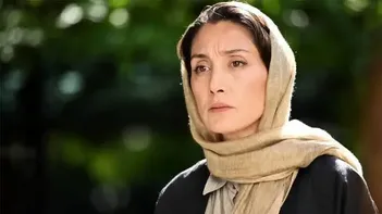 عکس های زیبای هدیه تهرانی در یک گلخانه