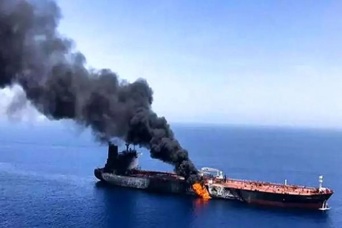 یک نفتکش هدف قرار گرفت