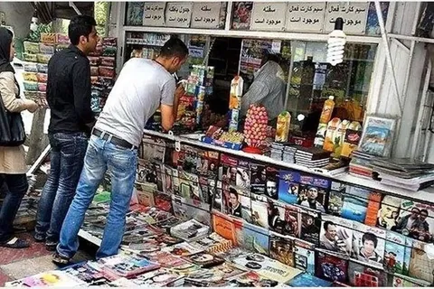 بحران در آخرین حلقه توزیع؛ سرنوشت تلخ دکه‌های مطبوعاتی در عصر رسانه‌های آنلاین/ سیگار، جور فرهنگ را می‌کشد!