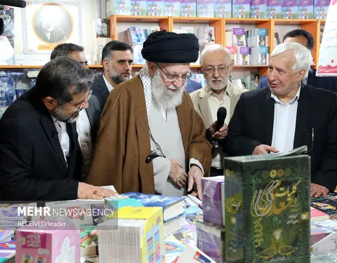 بازدید رهبر معظم انقلاب از سی‌وپنجمین نمایشگاه کتاب تهران