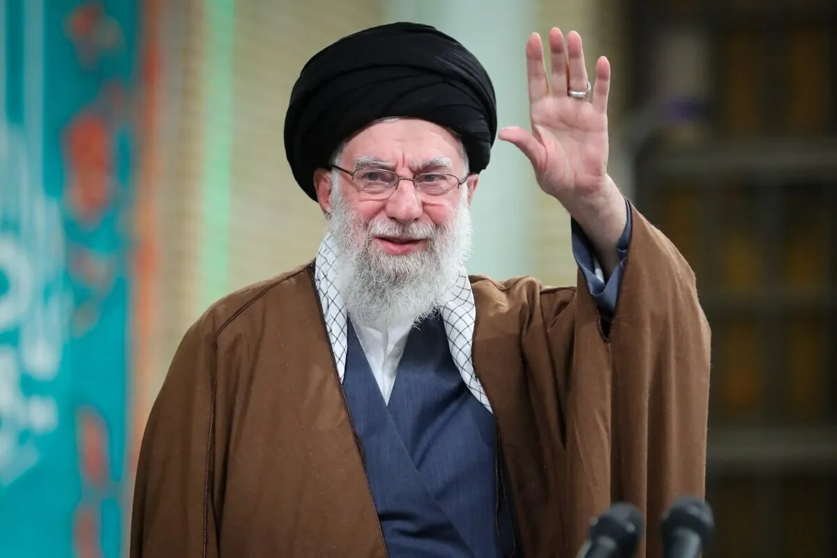 رهبر انقلاب: ایران درگیر جنگ تبلیغاتی و رسانه‌ای است