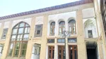 به نظر می رسد که متولیان برخی اماکن عمومی مانند موزه هنرهای تزئینی معاصر در اصفهان خانه بدون انجام خانه تکانی به استقبال نوروز رفته اند.