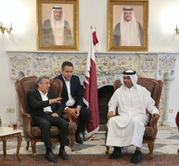 احمدی نژاددر سفارت قطر در تهران