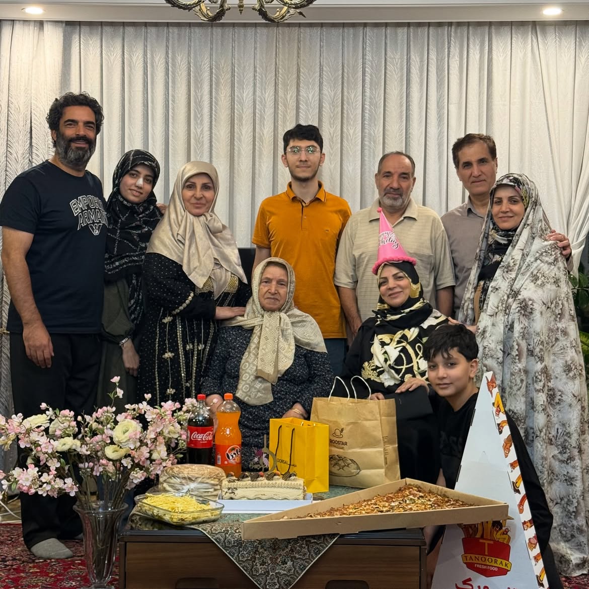 عکس جشن تولد خانوادگی منوچهر هادی پربازدید شد
