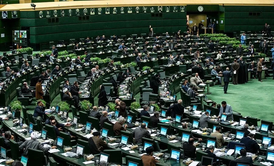 بازداشت ۵ ایرانی توسط آمریکا به اتهامِ نظامی