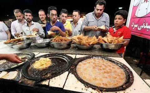 سقوط ۴۵ درصدی مشتریان اغذیه‌فروشی‌ها؛ مردم دیگر مثل گذشته فست‌فود نمی‌خورند