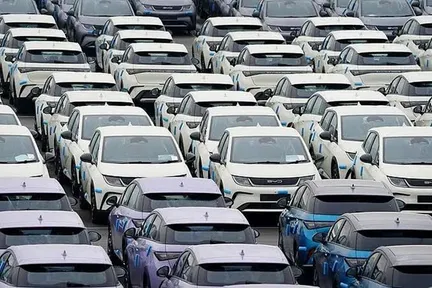 خبر مهم از بازار خودرو؛ ریزش قیمت‌ خودرو واقعی است یا موقتی؟