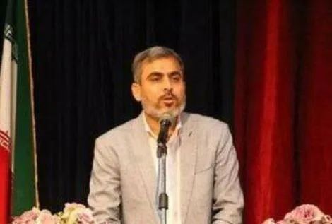 مردم به عکس دست شهید رئیسی 