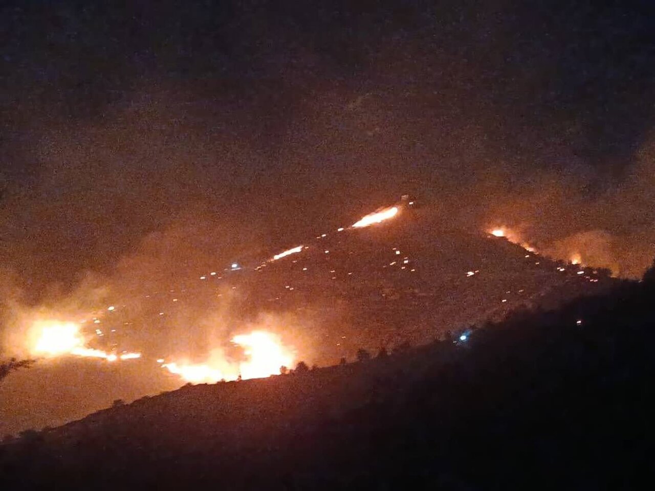 آتش سوزی در کوهستان آتش سوزی در کوهستان