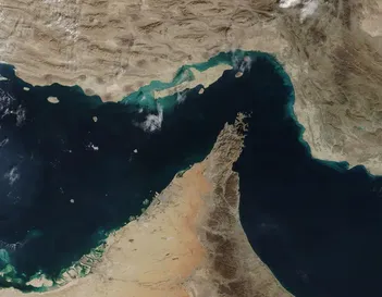 فیلم/شنیده‌شدن صدای انفجار در نزدیکی تنگه هرمز