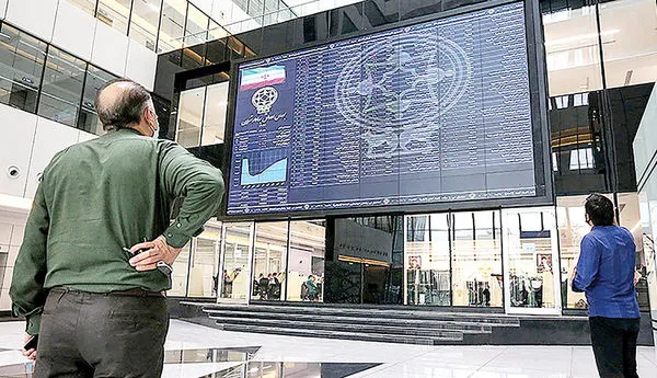 خریدار سهم‌های بزرگ در بازار نیستند/ نتیجه برجام بورس را زیر و بر می‌کند؟