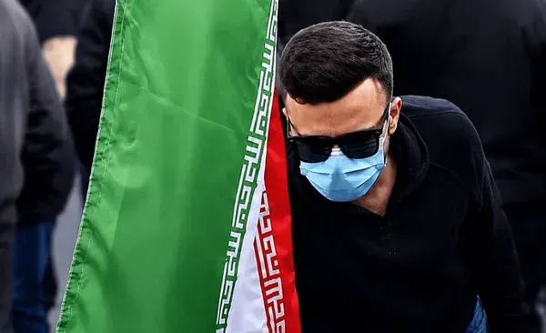 احترام به پرچم ایران