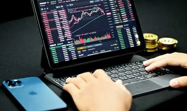 شاخص بورس تا کجا پیش روی خواهد کرد؟/خسارت‌های میلیاردی قطعی اینترنت به بازار سرمایه
