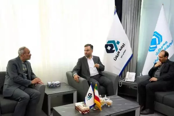 بازدید معاونان بیمه مرکزی از بیمه میهن