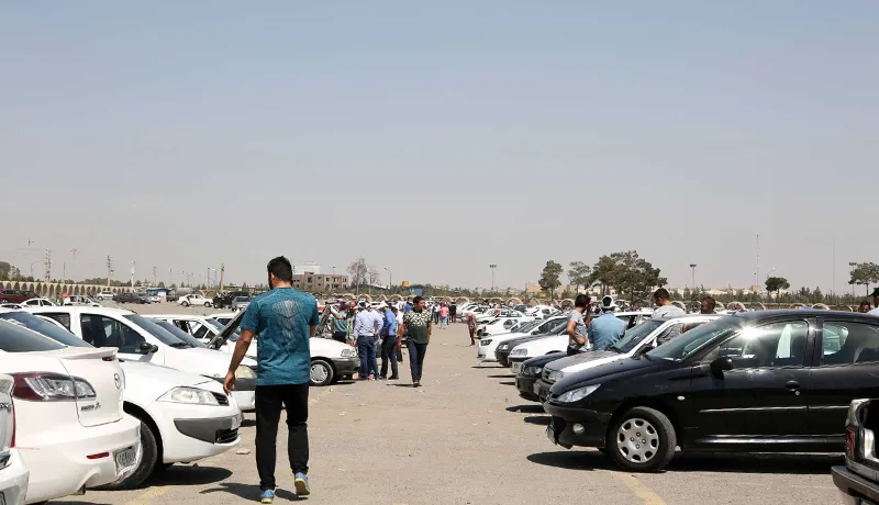 فروش خودرو در بورس کالا قیمت را متعادل می‌کند؟/ شوک دوباره قیمتی در راه است؟