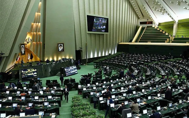 ۴۲ نماینده مجلس خواستار برگزاری جلسات مجلس با قید فوریت شدند