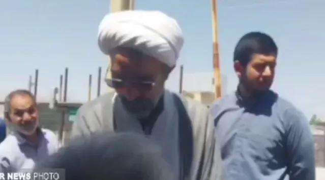 ارسال پیامک وسیع به روحانیون: علیه پزشکیان تبلیغ کنید، ۲ میلیون تومان هدیه بگیرید