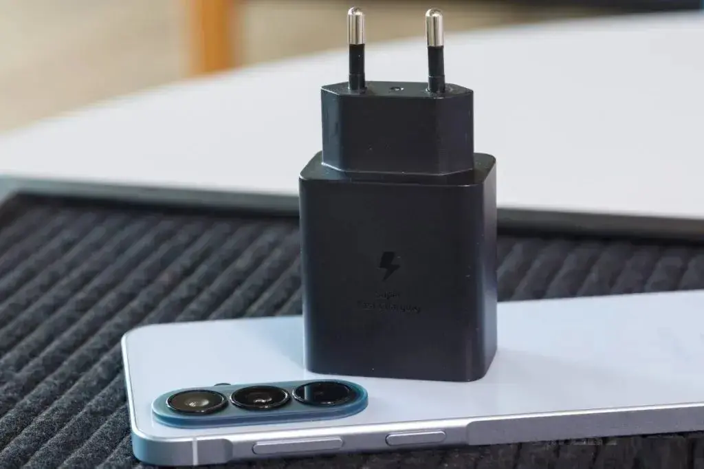 مقایسه کامل گلکسی A57 و S25 FE