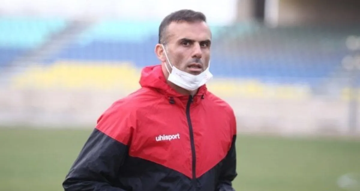 سوپرمن با پیراهن پرسپولیس خداحافظی می‌کند یا ملوان؟