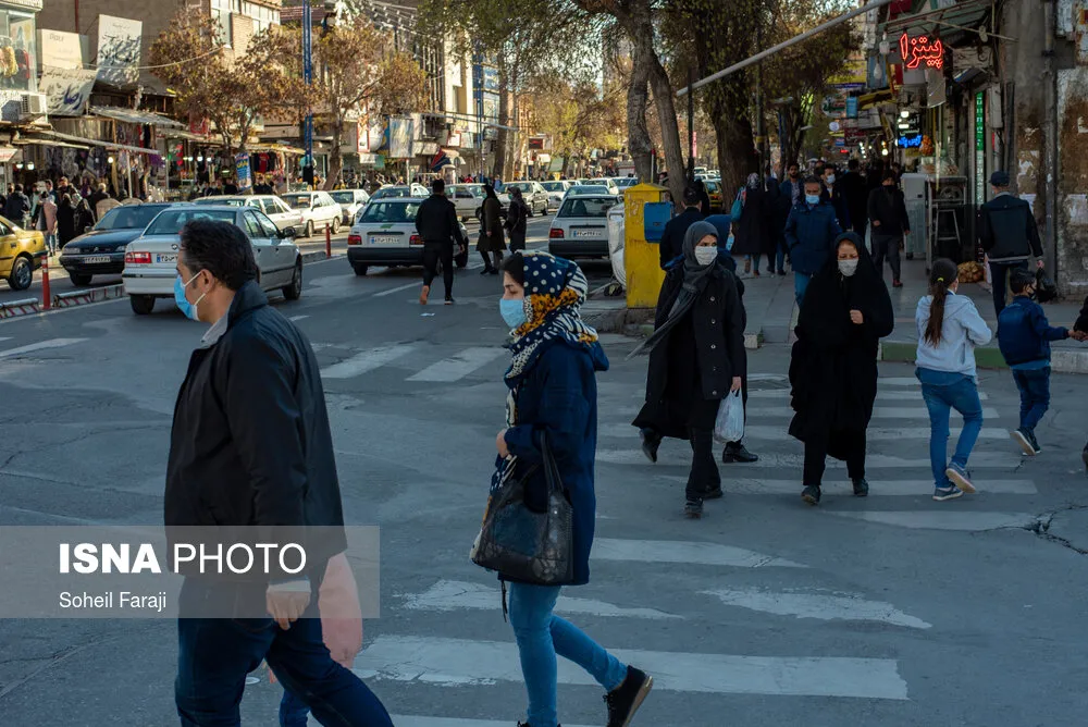 اواخر اسفند ۱۳۹۹ وضعیت شهر ارومیه نارنجی گزارش شده بود که این عامل باعث ممنوعیت سفر به این شهر در دوران سفر های نوروزی سال ۱۴۰۰ شد اما با این حال روند رو به رشد مبتلایان به کووید ۱۹ در این شهر موجب شده تا این شهر در هفته دوم فروردین در لیست شهر های قرمز کرونایی قرار بگیرد.
