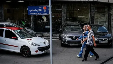قیمت خودرو زیر و رو شد؛ دنا پلاس و پژو ۲۰۷ گران شدند، کیا K۵ چهارصد میلیون تومان ریخت