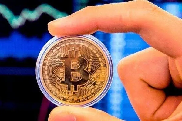 استخراج غیر رسمی بیت کوین در ایران سالیانه ۷۲۰ میلیون دلار