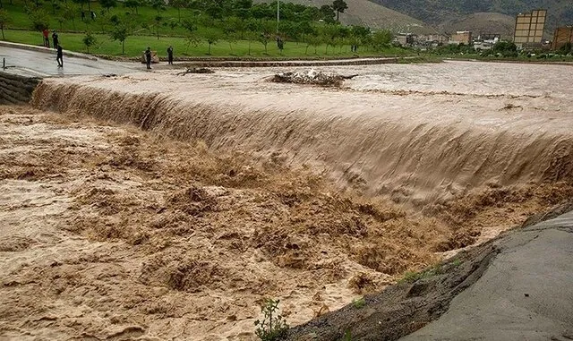 ۲ محور شمال آذربایجان غربی بر اثر سیل بسته شد