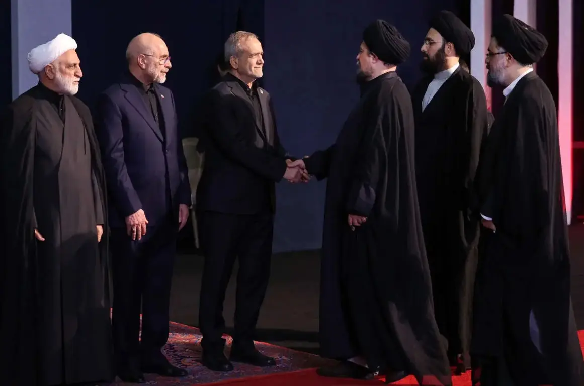 حسن خمینی در مراسم وداع