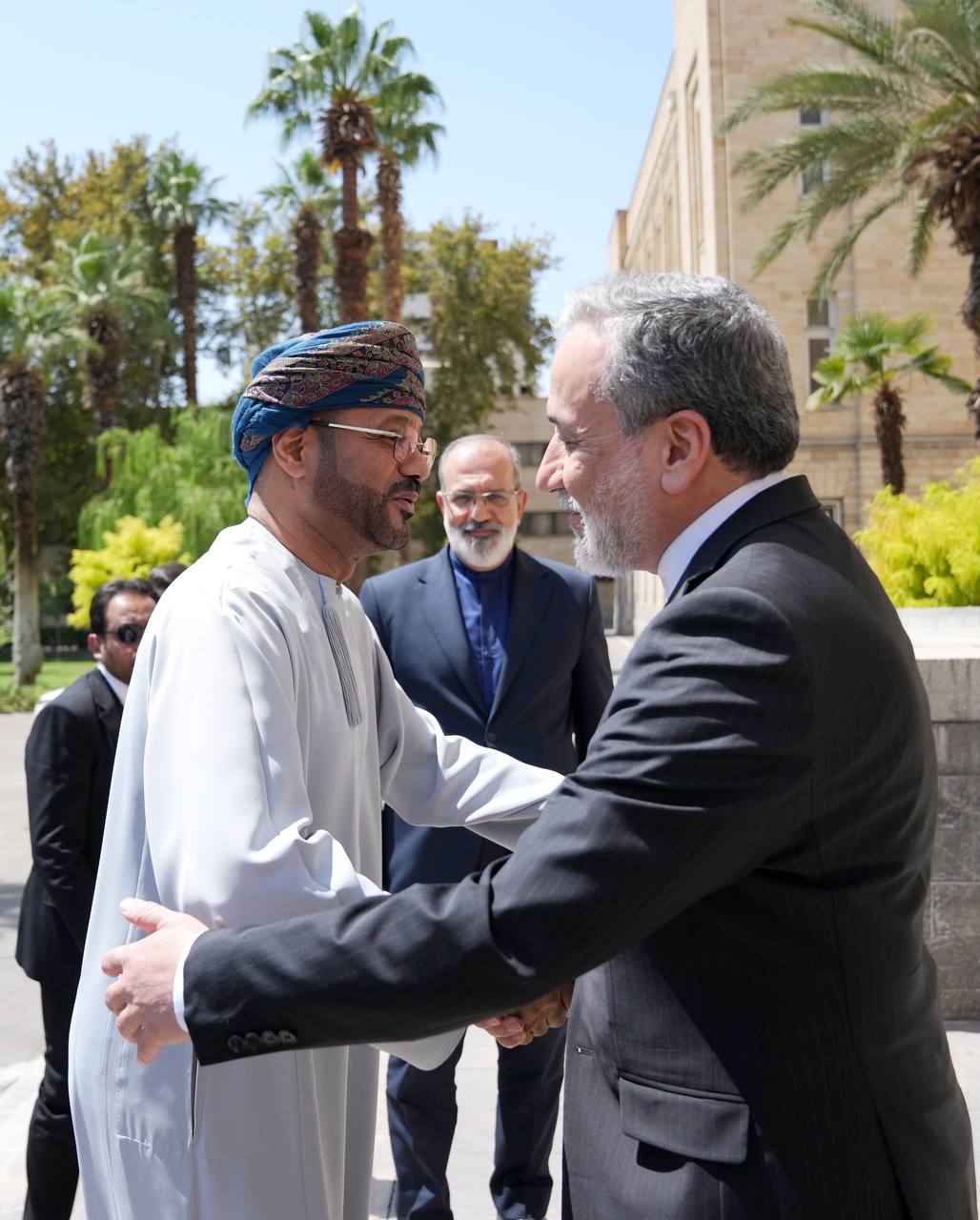 وزیر خارجه عمان با عراقچی دیدار کرد