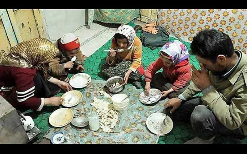 یک وعده غذای گرم و ۲ وعده غذای سرد یک خانواده ۳.۳ نفری؛ ۹ میلیون و ۲۰۰ هزار تومان در ماه است/ فاجعه بیماری‌های متابولیکی دربین کارگران
