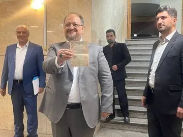 محمد شریعتمداری: من صدای نجوا‌های خاموش خواهم بود +فیلم