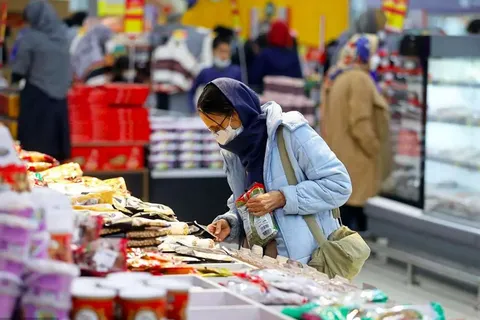 حقوق کارگران عقب‌تر از تورم؛ چرا ترمیم مزد کارگران هنوز تعیین تکلیف نشده است؟