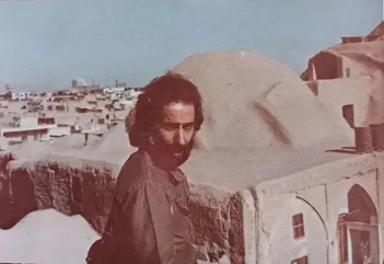 عکس دیده نشده از سهراب سپهری بر روی بام بازار کاشان