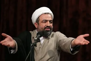 اتهام جنجالی رسایی به پزشکیان؛ ماجرای «کارت دعوت» در تجمع شبانه چیست؟