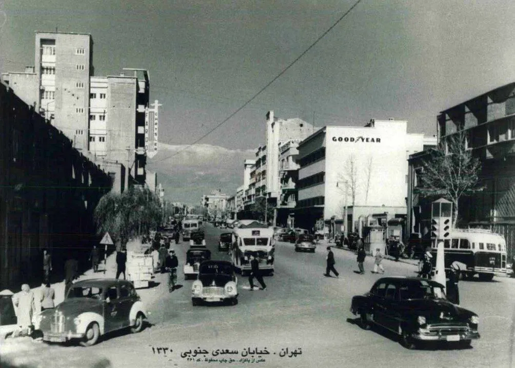 عکس/شکل و شمایل خیابان سعدی تهران ۷۳ سال قبل