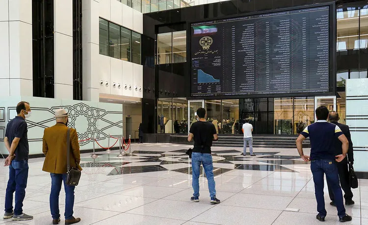پنج دلیل برای ماندن یا رفتن از بورس