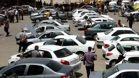 هجوم سیگنال‌های منفی به بازار شکننده خودرو