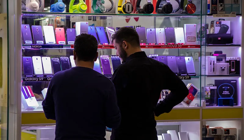 افزایش قیمت موبایل با شایعه پراکنی دلالان!