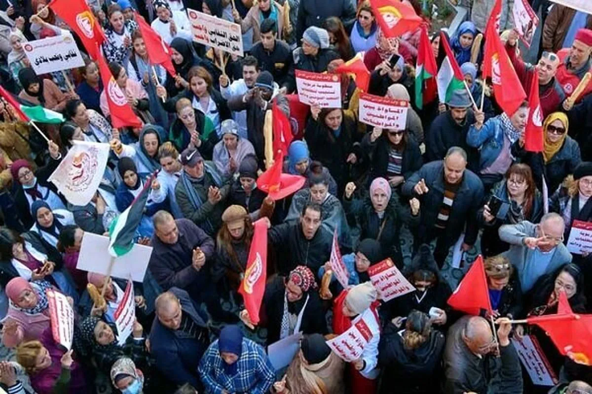 اعتراض خیابانی هزاران تونسی به وضعیت بد اقتصادی
