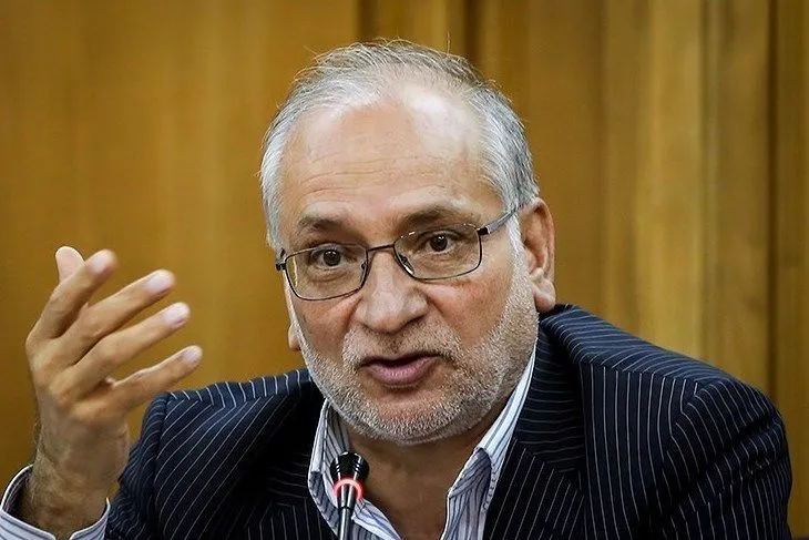 حسین مرعشی: برخی ائمه‌جمعه عذرخواهی کنند