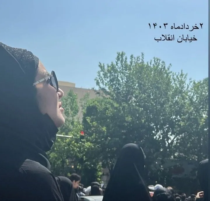 عکس/استایل خاله شادونه در مراسم تشییع ابراهیم رئیسی