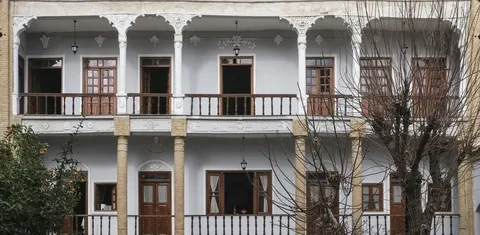 خانه موتمن الاطباء، پزشک ناصرالدین شاه